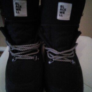 Designer winter  boots best qualety natural protection inside most new size 9 go